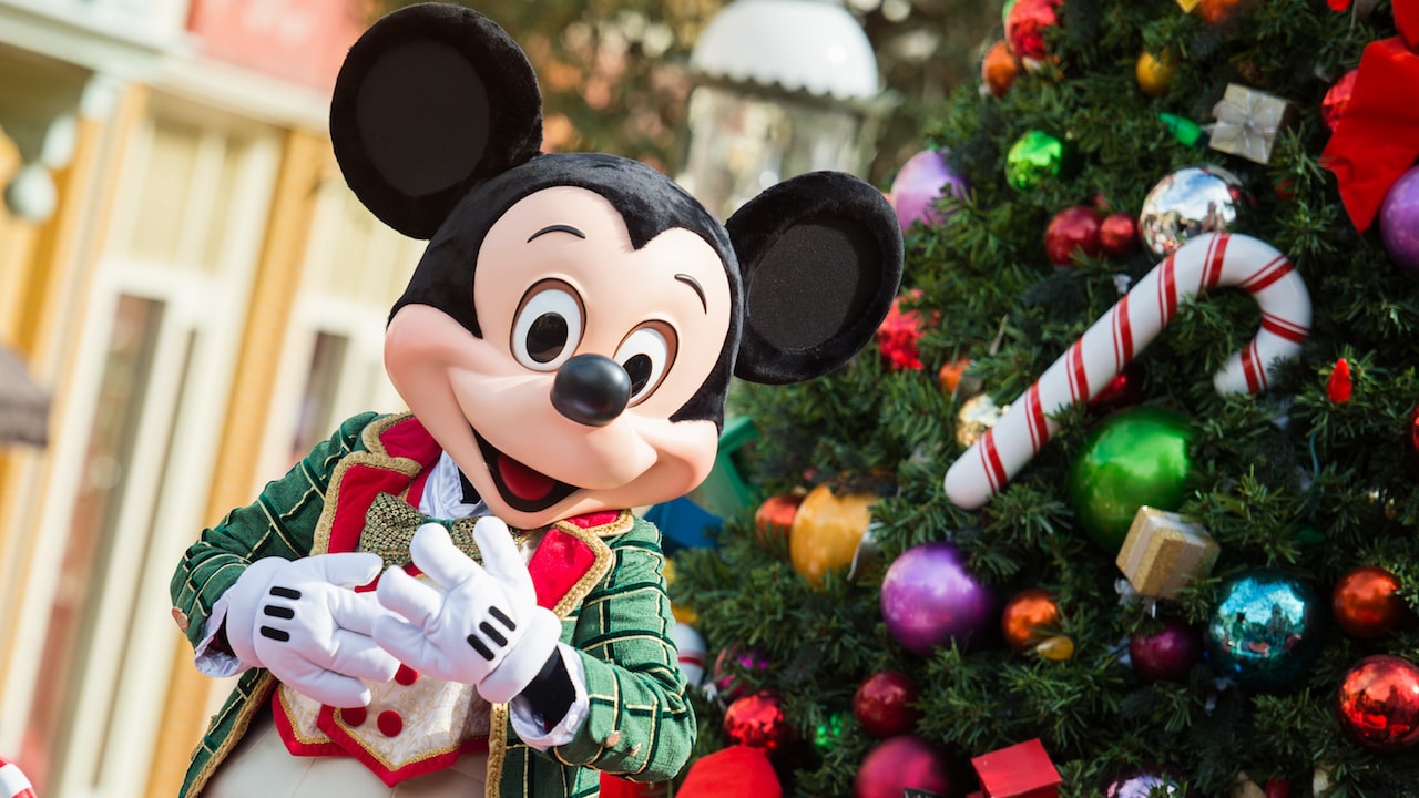 Moms Panel Monday Top Tips For Spending Christmas Eve And Christmas Day At The Walt Disney World Resort Disney Parks Blog