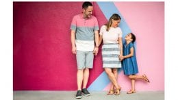 Disney PhotoPass Service at the #BubbleGumWall at Epcot