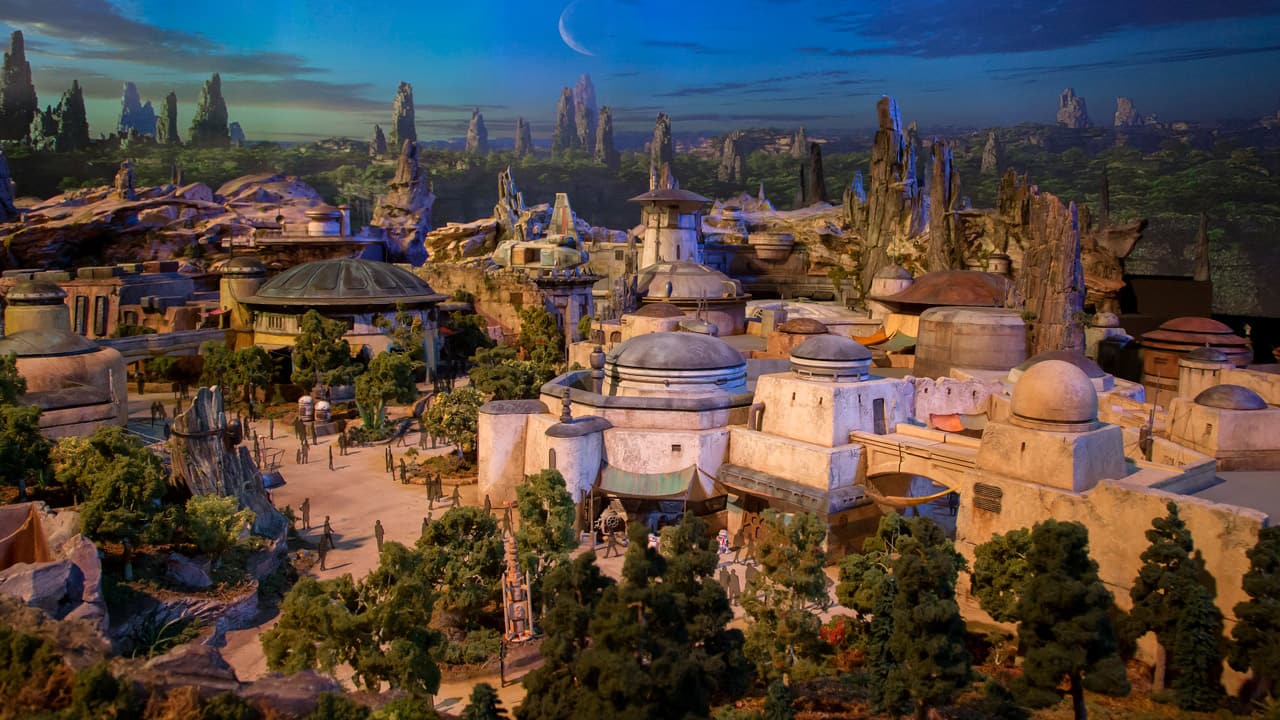 Building Batuu: New Details Released about Star Wars: Galaxy’s Edge ...