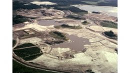 Beachcomber Island takes shape as the Seven Seas Lagoon is formed. © Disney