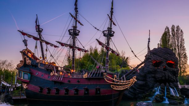 Captain Hook's Pirate Ship - Disneyland Paris, Captain Hook…