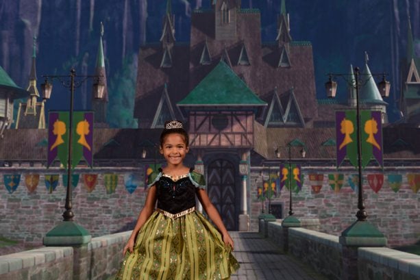 Top 10 Virtual Backdrops at the Disney PhotoPass Studio at Disney ...