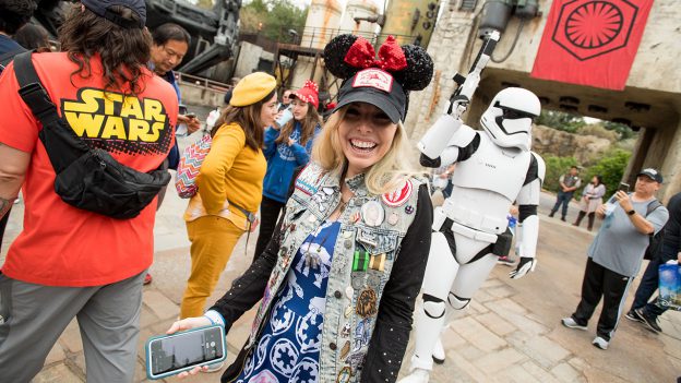 The First Guests Arrive at Star Wars: Galaxy’s Edge at Disneyland Park on Opening Day