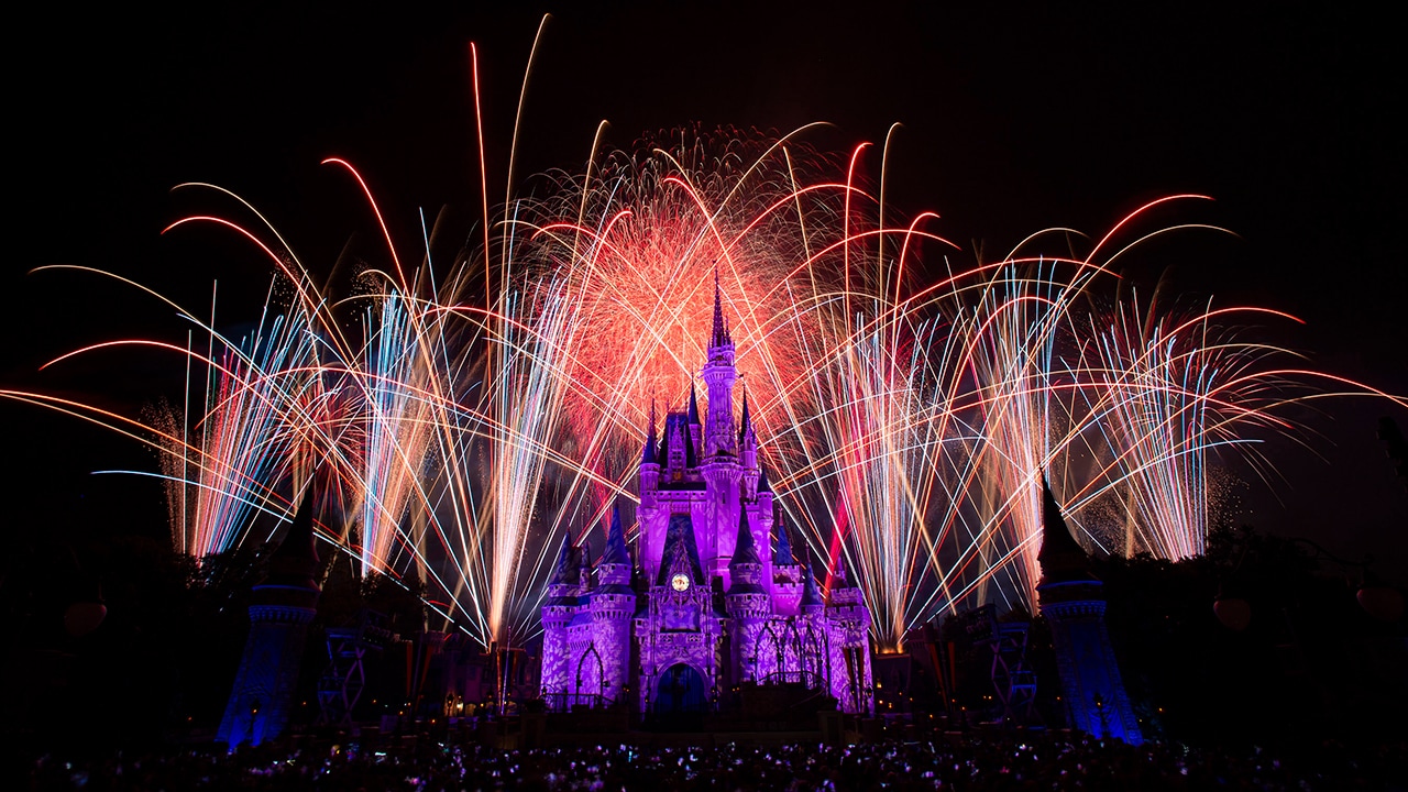 DisneyParksLIVE Watch Fourth of July Fireworks Live From Magic
