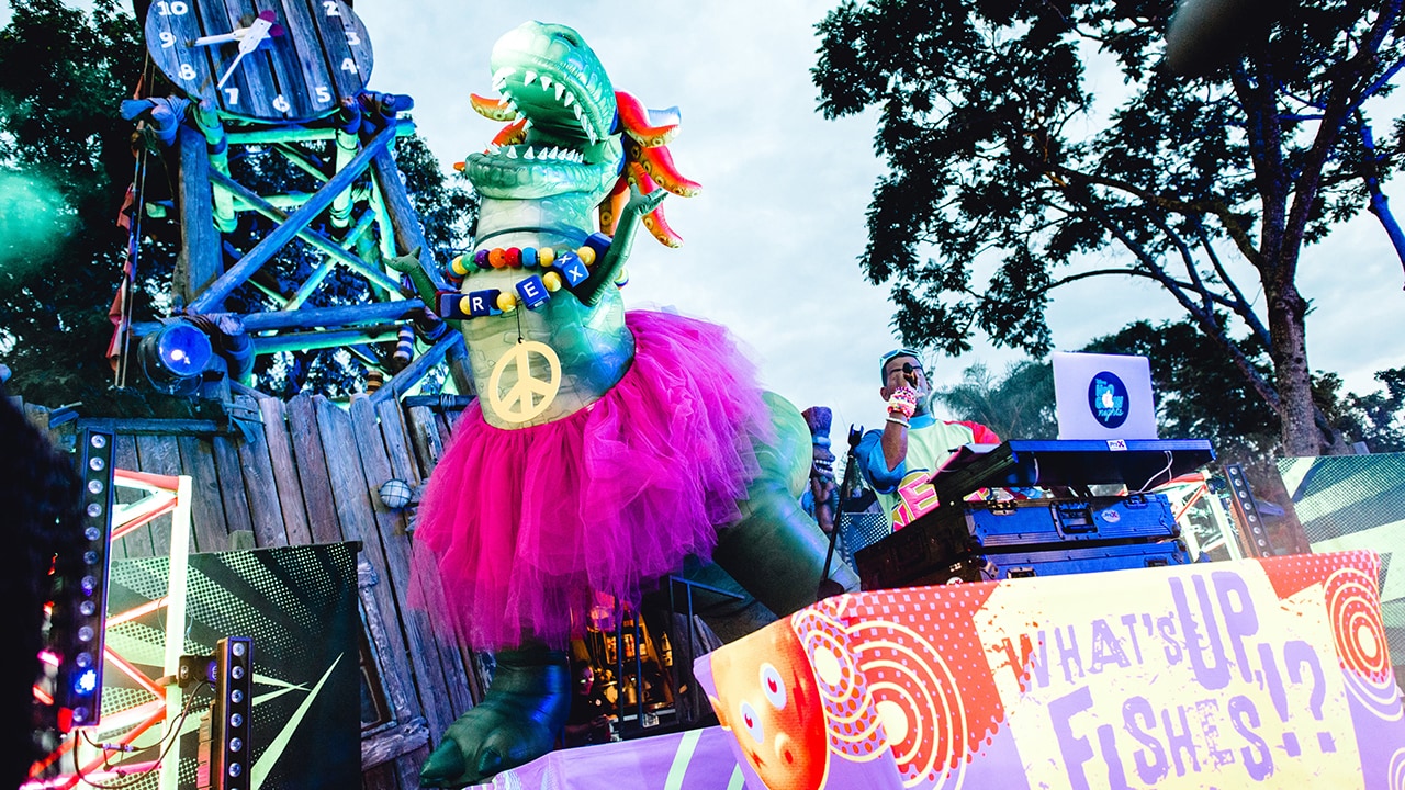 toy story 4 partysaurus rex