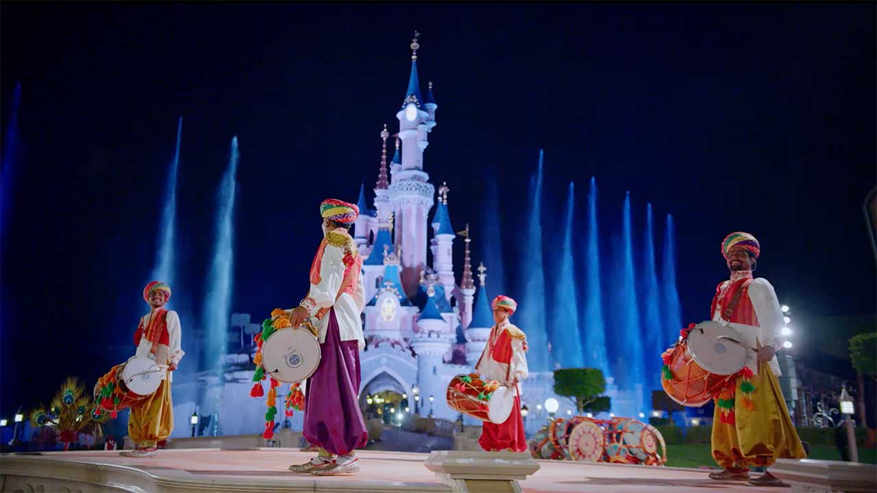 Disneyland Paris to Release The Lion King & Jungle Festival Behind-the-Scenes Feature