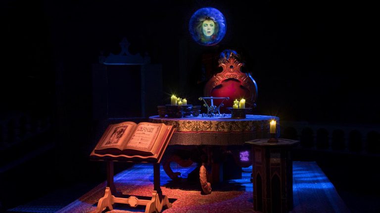 13 Ghoulish Ghosts That Haunt The Haunted Mansion At Disneyland Park 