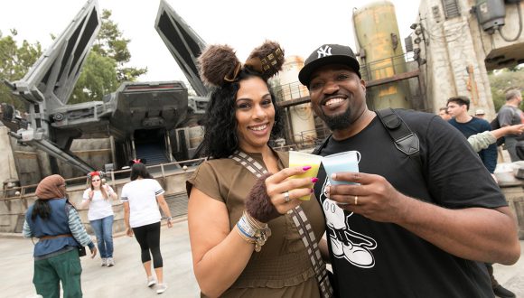 Guests Tasting Blue Milk at Star Wars: Galaxy's Edge