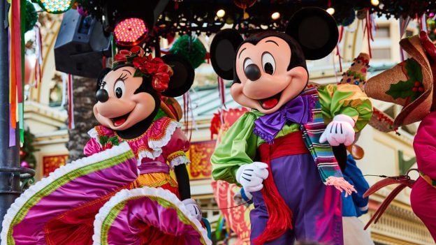 Minnie and Mickey at Disney ¡Viva Navidad!
