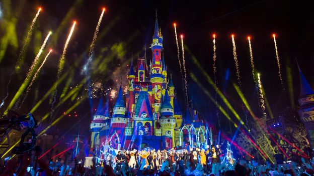 The Wonderful World Of Disney Magical Holiday Celebration Airs Thanksgiving Night On Abc Disney Parks Blog
