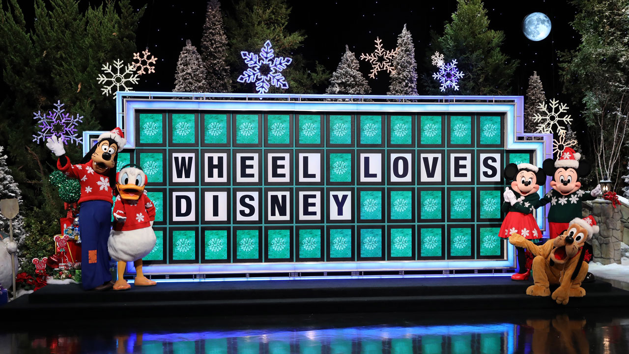 Contestants Compete for Disney Vacations on ‘Wheel of Fortune’ Secret Santa Week thumbnail