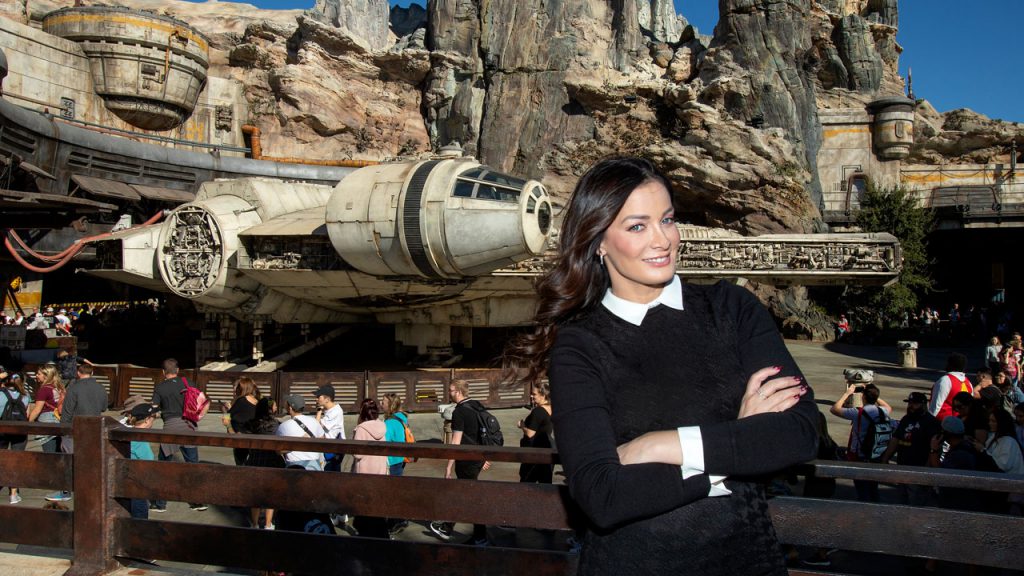 #DisneyFamilia: Dayanara Torres Explora Star Wars: Galaxy’s Edge While