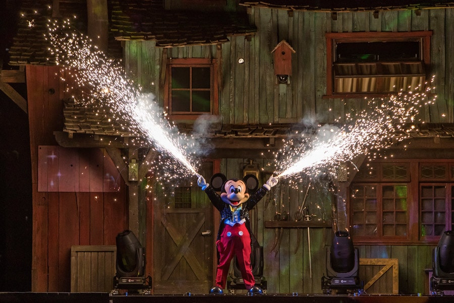 Mickey Mouse in "Fantasmic!"