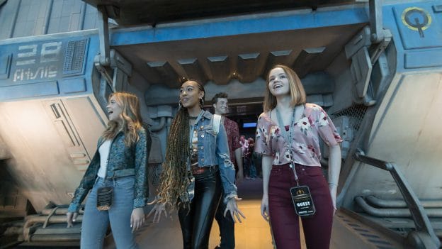 The Cast of Hulu’s ‘Little Fires Everywhere’ and ‘Dollface’ visit Star Wars: Galaxy's Edge