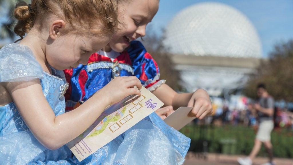 Kids playing Figment’s Brush with the Masters Scavenger Hunt