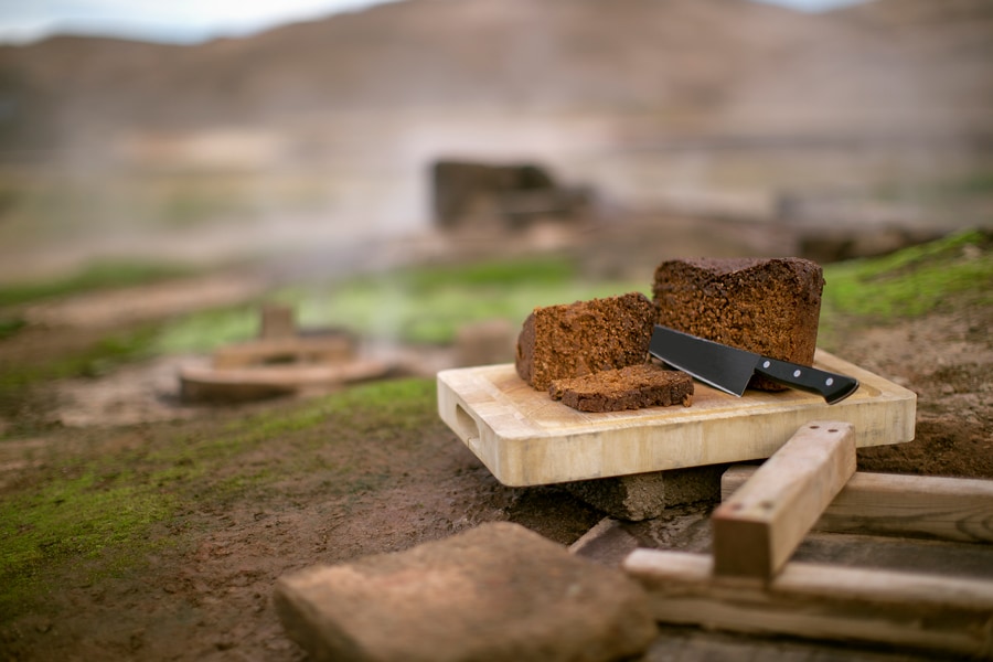 #DisneyMagicMoments: Adventures at Home – Iceland Geyser bread (Rúgbrauð)