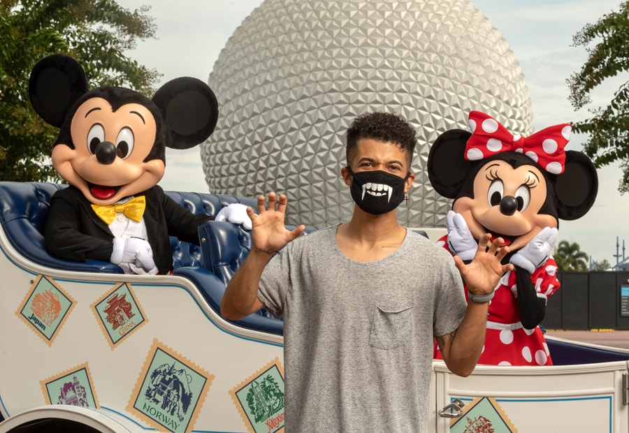 Jordan Fisher with Mickey Mouse and Minnie Mouse at EPCOT