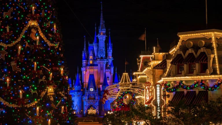 Happy Holidays! Festive Fun Begins Today at Walt Disney World Resort ...