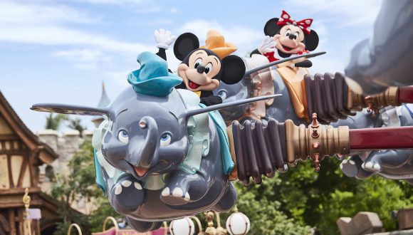 Mickey and Minnie Mouse at Hong Kong Disneyland