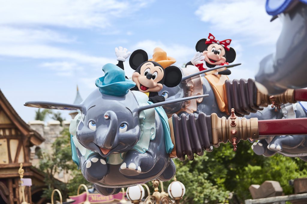 Mickey and Minnie Mouse at Hong Kong Disneyland