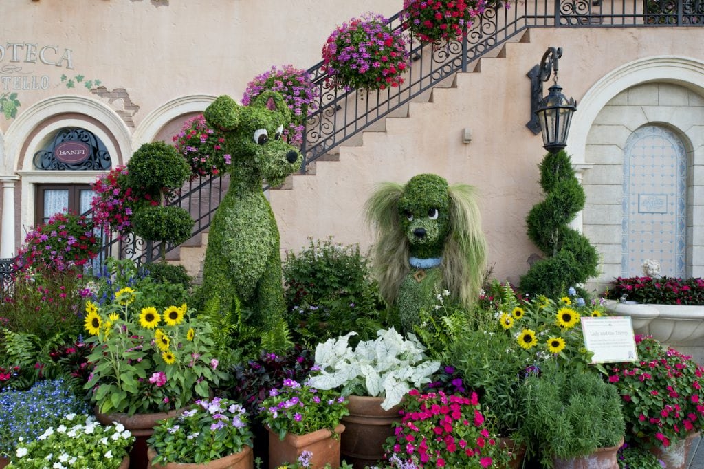 Lady and the Tramp topiary at EPCOT