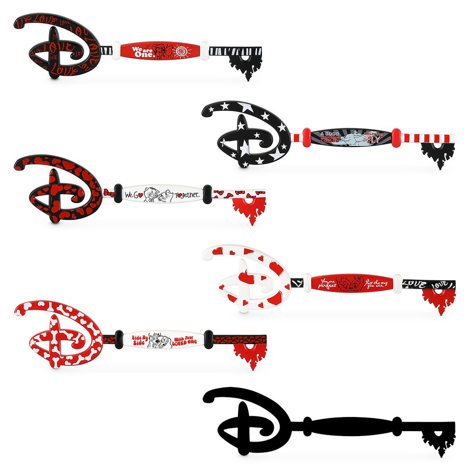 6 World of Disney Love Series Blind Collection Keys