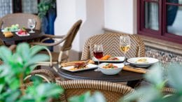 Carthay Circle Lounge – Alfresco Dining on Buena Vista Street at Disneyland Resort