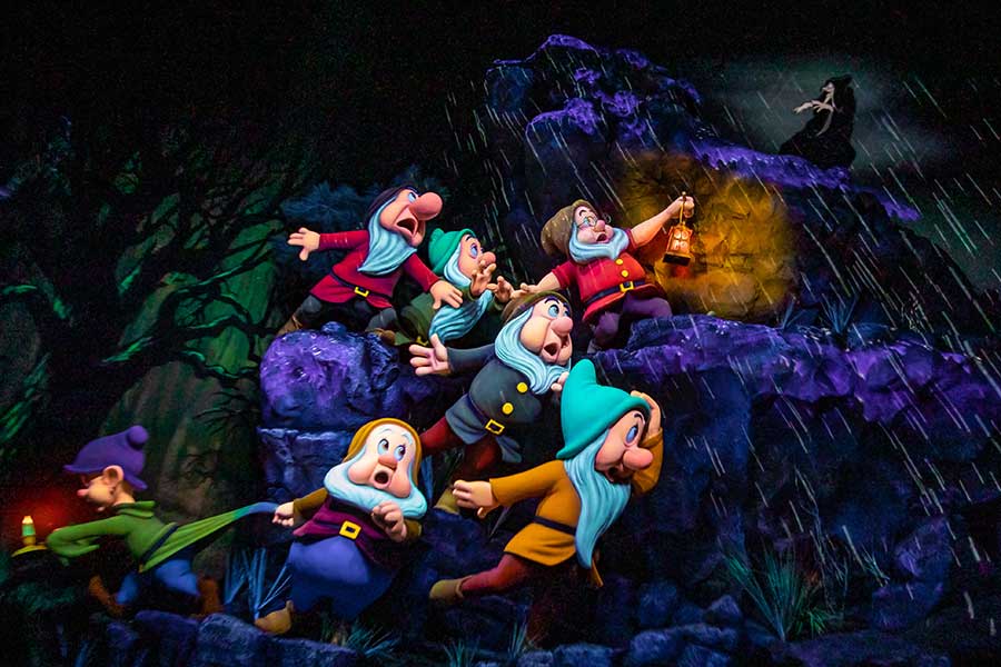Snow White's Enchanted Wish, Disneyland Resort