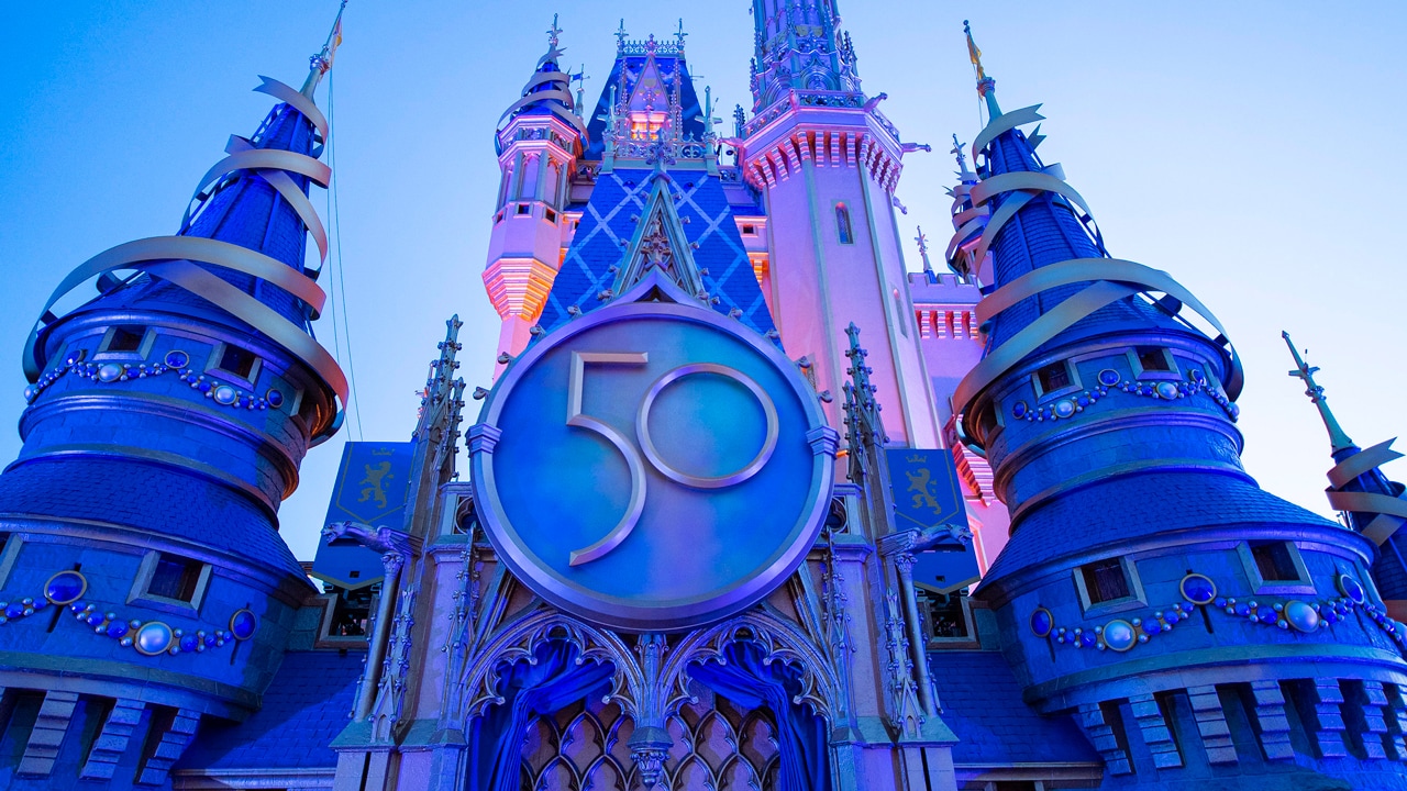 How Much Do Disney World Employees Make A Year