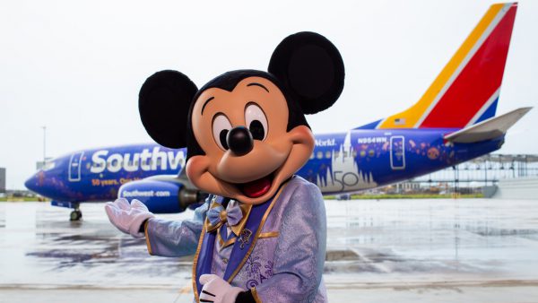 Disney mostra avião temático da Southwest