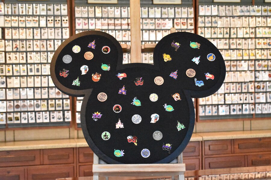 Disney Pin Trading New Ways To Trade Virtual Pin Trading Event And 