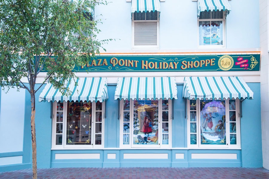 Plaza Point Holiday Shoppe