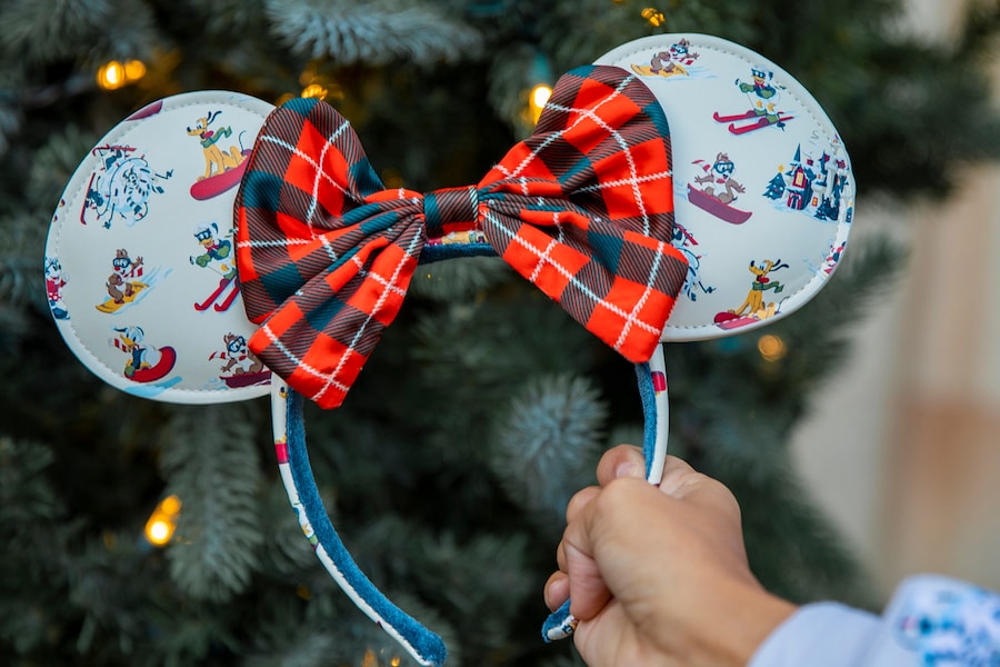 Walt’s Holiday Lodge theme Minnie ears headband
