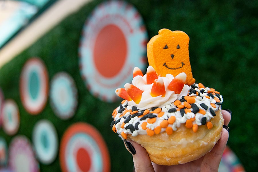 Fall foodie guide Disney Springs 2021 halloween donut