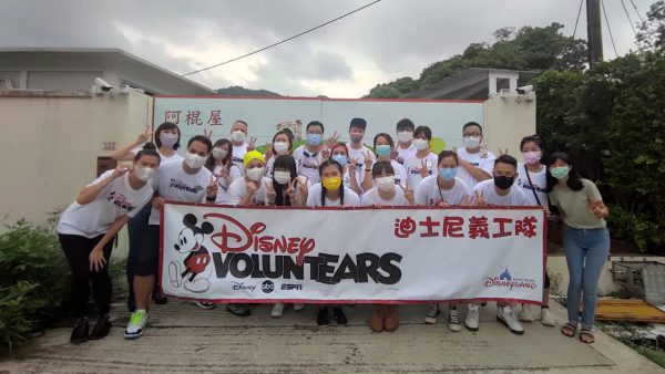 Disney VoluntEARS fazem ação em abrigos para animais abandonados