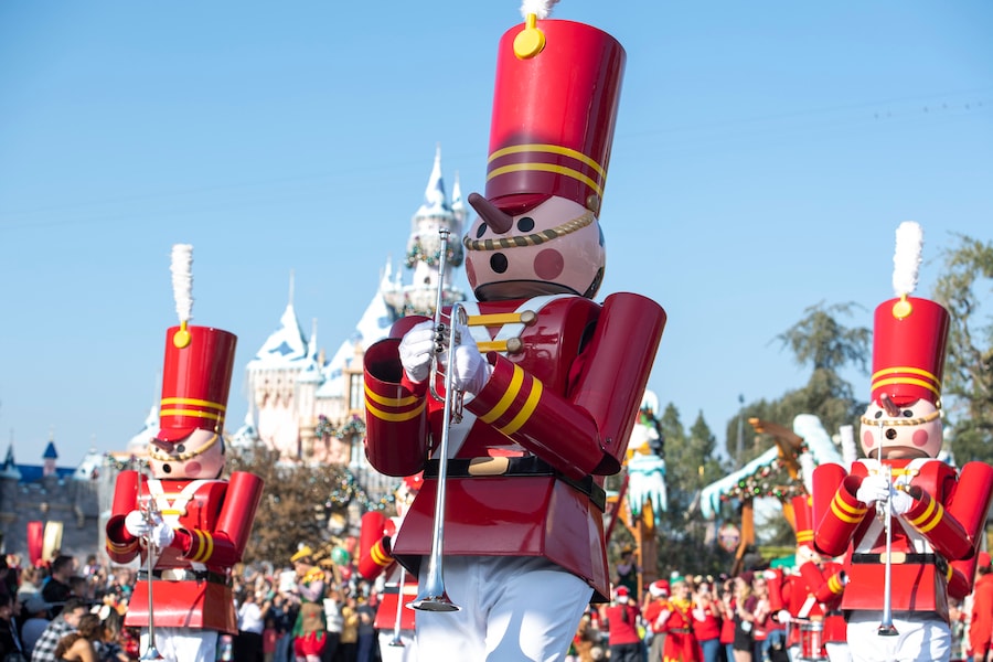 “Disney Parks Magical Christmas Day Parade” at Disneyland Resort