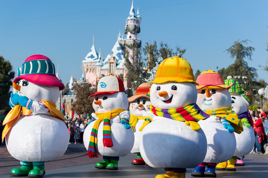 “Disney Parks Magical Christmas Day Parade” at Disneyland Resort