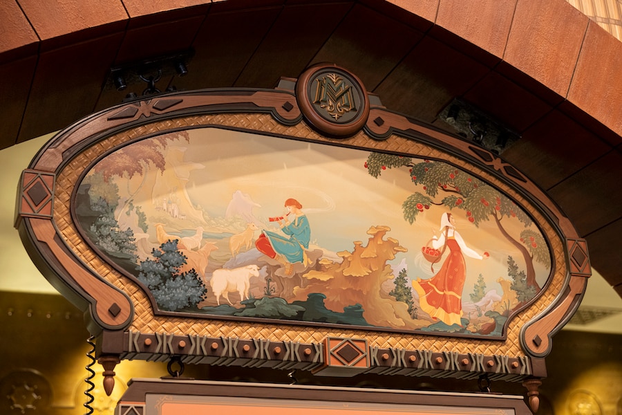 New details at Hong Kong Disneyland's Explorer's Club Restaurant