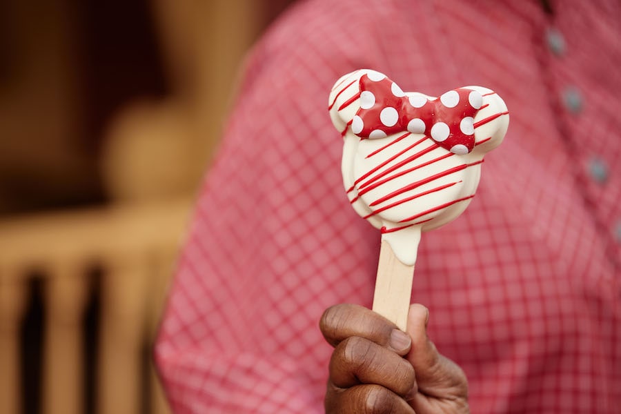 Minnie Gingerbread Almond Cake Pop from Golden Oak Outpost in Frontierland at Magic Kingdom Park
