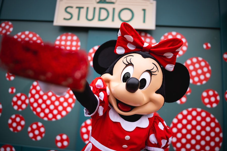 Minnie Mouse Paints Disneyland Paris Red and White for Polka Dot Day |  Disney Parks Blog