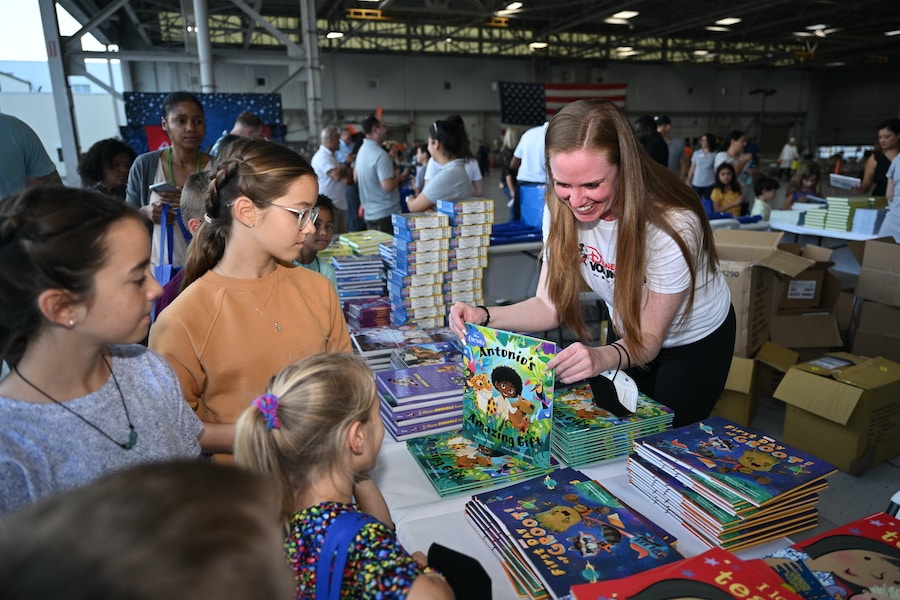 Disney Publishing and Disney Cruise Line collaborated with Blue Star Families to host the 20th “Blue Star Books” event