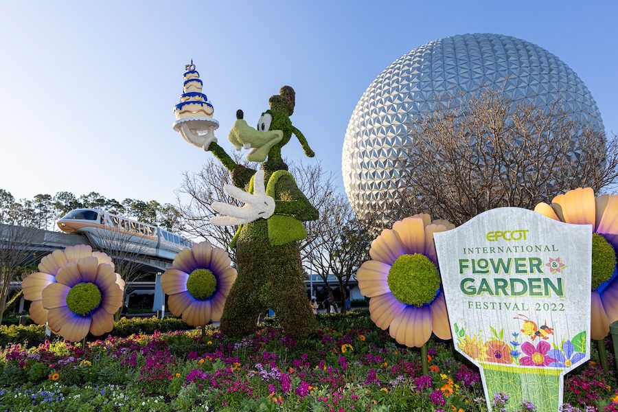 EPCOT Flower and Garden Festival Goofy Topiary