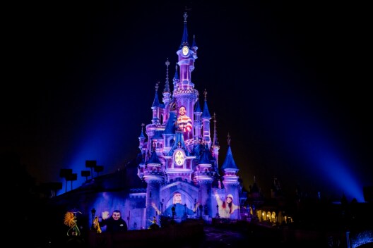 Disneyland Paris Hosts Cast Member-Dedicated 30th Anniversary ...