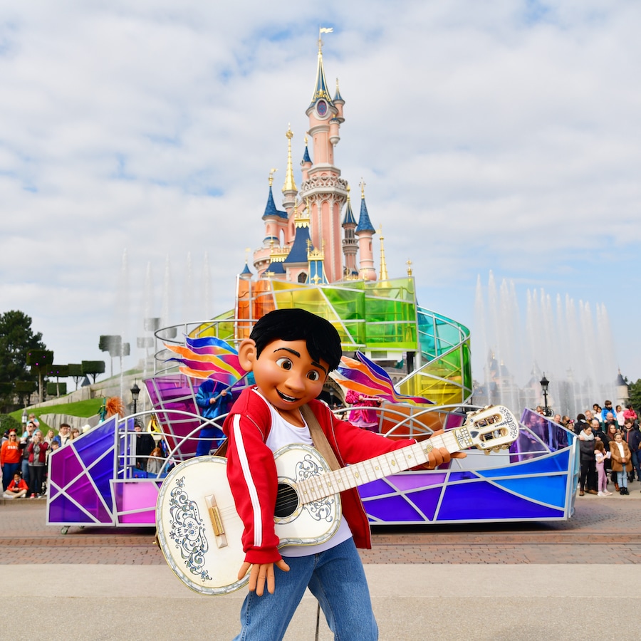 Miguel in the all-new "Dream…and Shine Brighter!" show at Disneyland Paris