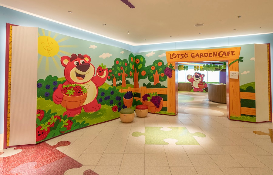 Lotso Garden Cafe at Toy Story Hotel exterior