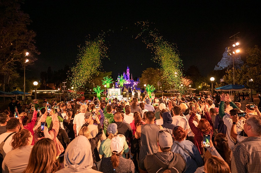 Disneyland Resort cast remembers at the starting line for their race