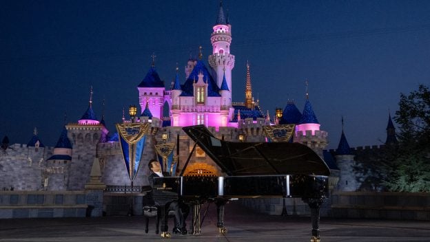 Lang Lang plays the piano at Disneyland Park