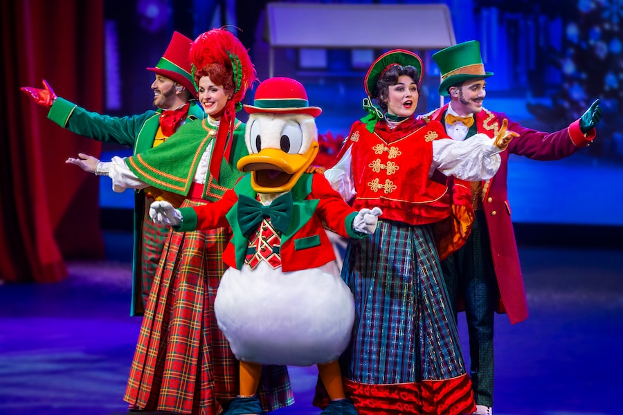 “Let’s Sing Christmas!” at Videopolis in Discoveryland