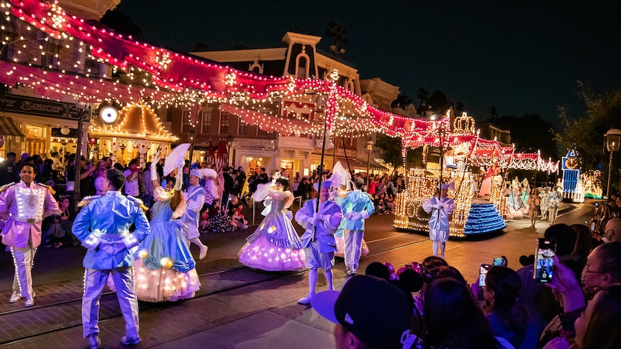 “Main Street Electrical Parade” at Disneyland Park