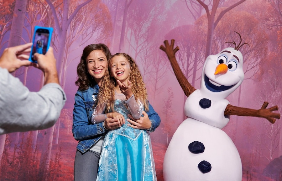 "Frozen: A Musical Invitation" at Disneyland Paris